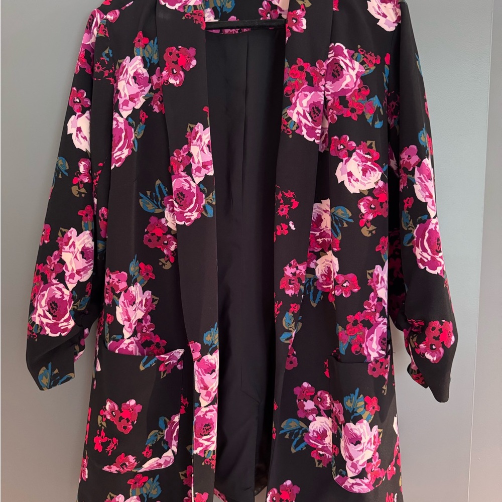 Lane Bryant Soft Floral Evening Jacket - Pink Rose Print on Black. Size 18/20